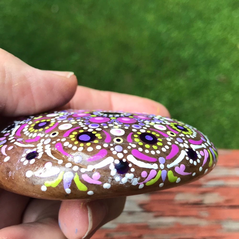 Hand Painted Mandala Stone Rock Meditation Zen - Picture 4 of 4